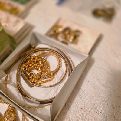 Sale Photo Thumbnail #43