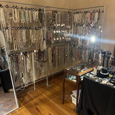 Sale Photo Thumbnail #26