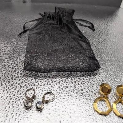 Liz Palacios Vintage CZ Leverback Pierced Earrings Has An Aurora Borealis Effect Plus