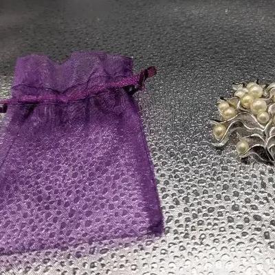 Crown Trifari Vintage Brushed Silvertone Faux Pearl Leaf Pin Brooch 