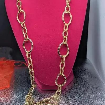 Jewel Envy Large Chain Link Chain With A Long Leaf Pendant 