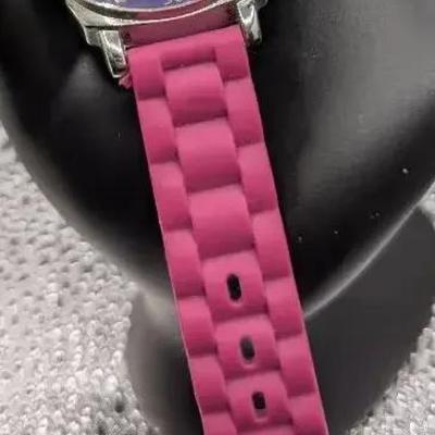 Collezie Quartz Colorful Numbers On A White Face 8102896 Watch