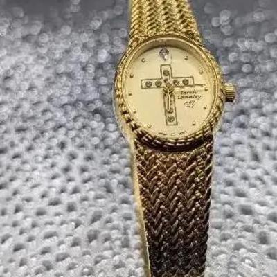 Sarah Coventry The Cross LSC189 098 2036