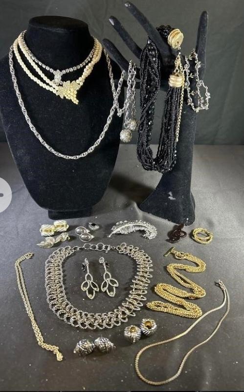 Sale Photo Thumbnail #11