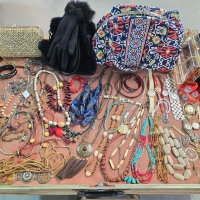 Sale Photo Thumbnail #196