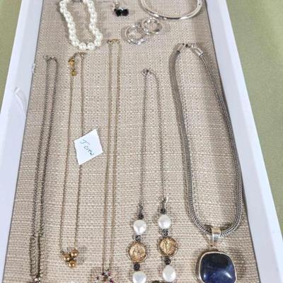 Sale Photo Thumbnail #200