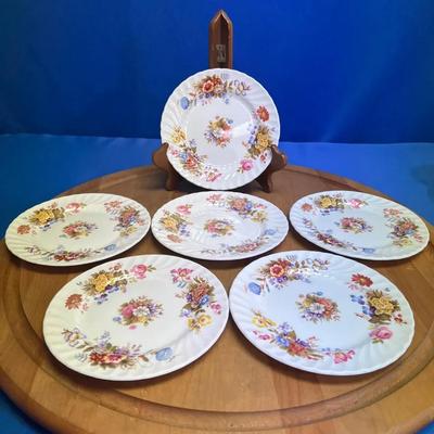 Aynsley 'Summertime' pattern bone china tea set with floral motifs