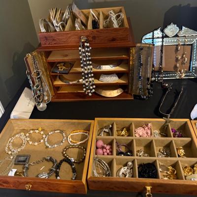 Sale Photo Thumbnail #92