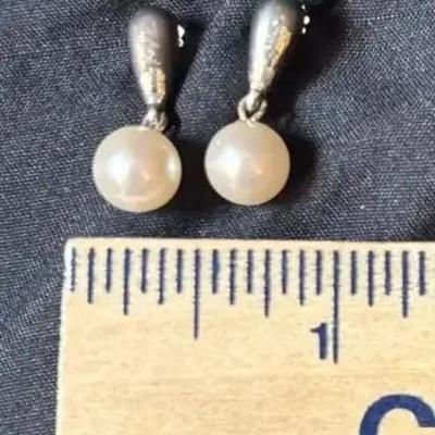 Carolee Pearl Earrings 