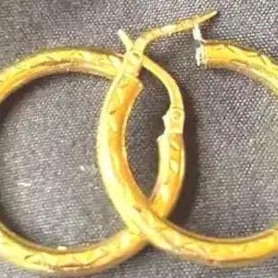 Hoop it up!! 14K Gold Hoop Earrings 