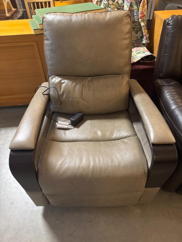 Sale Photo Thumbnail #7