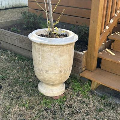 Sale Photo Thumbnail #17: ... the twin to the other planter :)