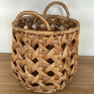 Sale Photo Thumbnail #51: Decorative Basket
