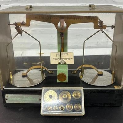 Vintage Seederer-Kohlbusch Chemical Scale W/ Weights