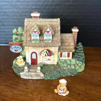 Cherished Teddies Village Sculpture Collection Bakery With Mini Baker Bear