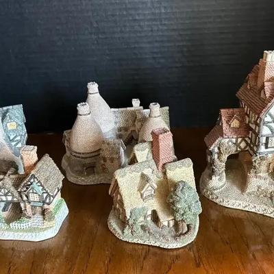 5 Tudor Style Ceramic Figurine Homes - John Hine Ltd - UK