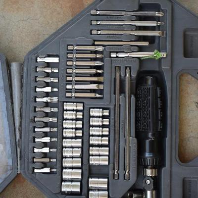 Ratchet set with bits