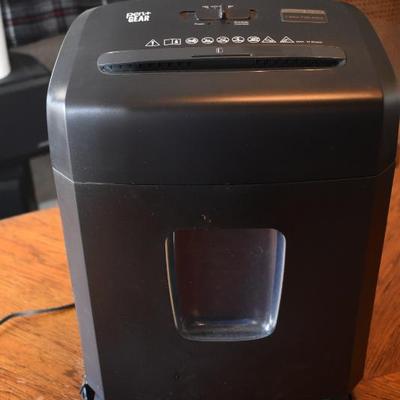Pen and Gear crosscut shredder