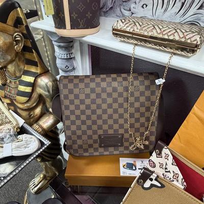 Sale Photo Thumbnail #46