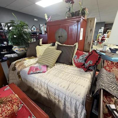 Sale Photo Thumbnail #132