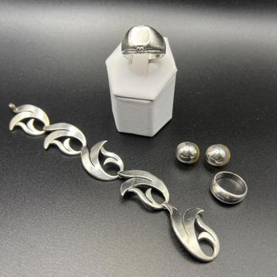 Sterling Silver Jewelry – Rings, Bracelet & Earrings (40g total)