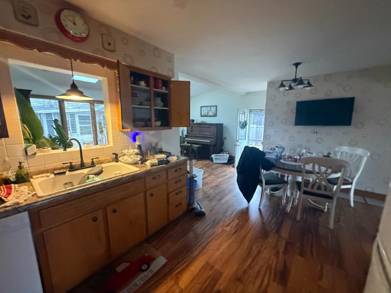 Sale Photo Thumbnail #8