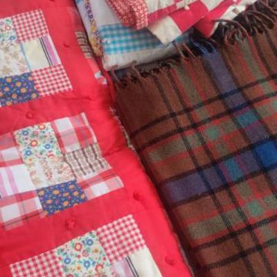 Handmade and Wool Quilts 