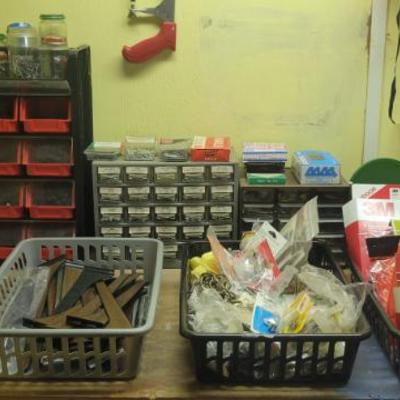 Sale Photo Thumbnail #186: Tools