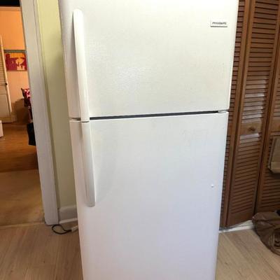Sale Photo Thumbnail #3: Frigidaire Refrigerator/Freezer 