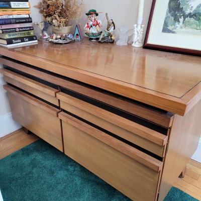 Sale Photo Thumbnail #149