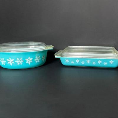Discontinued Pyrex Snowflake Casseroles.jpg