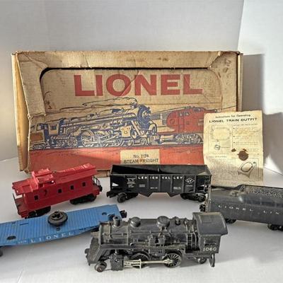 1960s Lionel No. 1124 Steam Freight Model Train Set.jpg