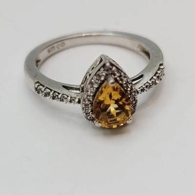 Sterling Sz 7 Yellow Tear Drop Center Stone Ring 925 Silver