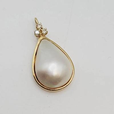 14k Pearl and Diamond Yellow Gold Pendant for Necklace 