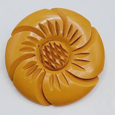 Butterscotch Bakelite Floral Pin Brooch Vintage 