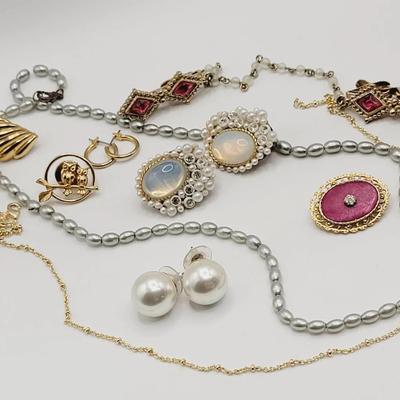 Pearlescent Pink and Gold Tone Costume Jewelry Lot