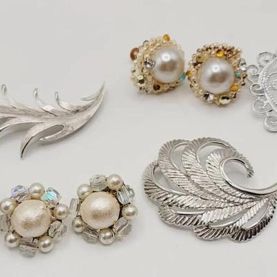 Striking Silver Tone Costume Jewelry Pieces Earrings Pins