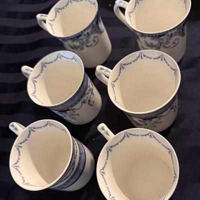 Set of 6 Queen’s “The Royal Palaces” Blue & White Mugs – H.R.P. Fine Bone China 