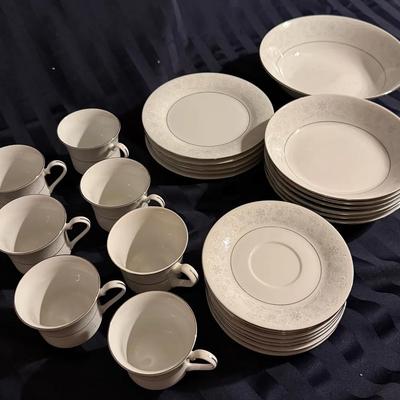 Vintage White Embossed Floral Dinnerware Set – Plates, Bowls & Cups – Elegant Classic Pattern 