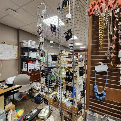 Sale Photo Thumbnail #20