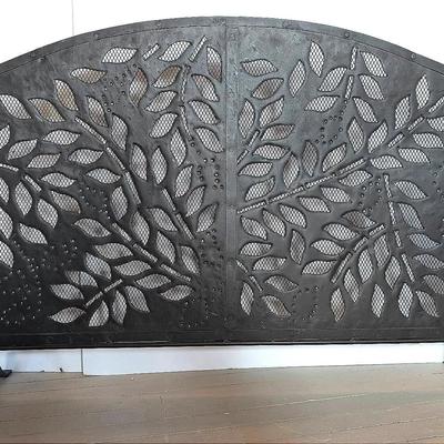 Sale Photo Thumbnail #224: Fireplace Screen with Leaf Pattern
