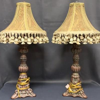 Lamps With Light Colored Lampshades 