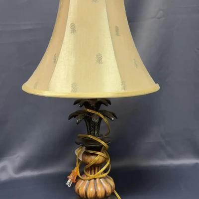 Pineapple Lamp With Shade 