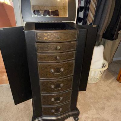 Sale Photo Thumbnail #109