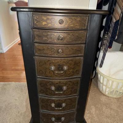 Sale Photo Thumbnail #108