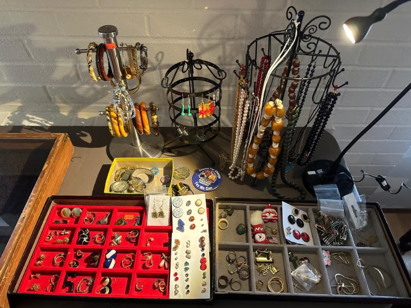 Sale Photo Thumbnail #50