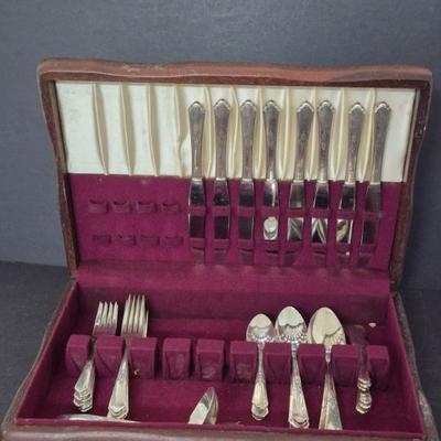 Vintage 1934 Simeon L. & George H. Rogers (Oneida) "Encore Silverplate 1934" - 51 Pieces in Chest