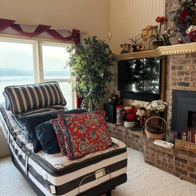 Sale Photo Thumbnail #11