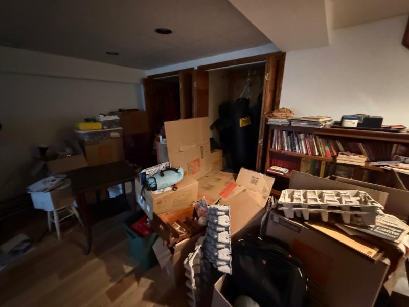 Sale Photo Thumbnail #17