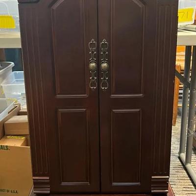 Pressed Wood Standing Jewelry Box